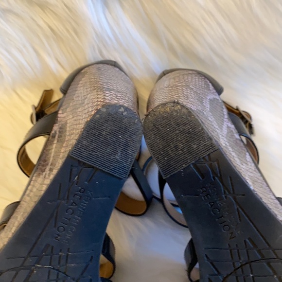 Kenneth Cole Reaction Platform Sandal - Picture 12 of 16